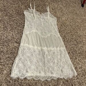 b.tempt’d White Lace Chemise • Sheer Lingerie Sleepwear • Size Small